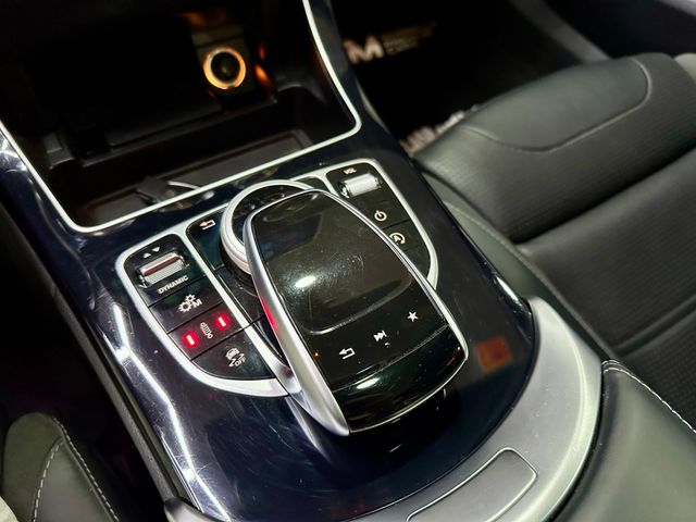 Mercedes-Benz C63s AMG V8 Biturbo 510cv