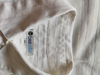 Blusa Bestseller blanca flores M/38