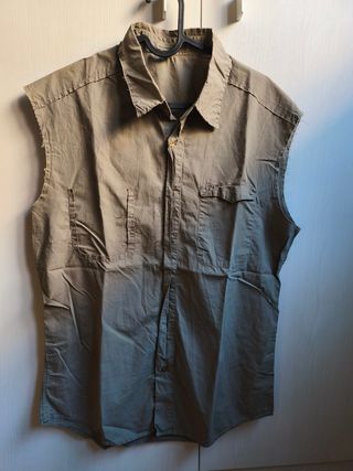 Camisa sin mangas verde oliva hombre
