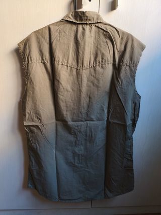 Camisa sin mangas verde oliva hombre