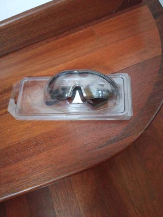 Occhiali da laboratorio trasparenti