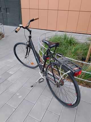 Bicicleta paseo tipo holandesa.