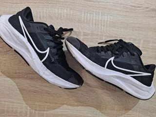 Deportivas Nike Negras y Blancas