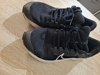 Deportivas Nike Negras y Blancas