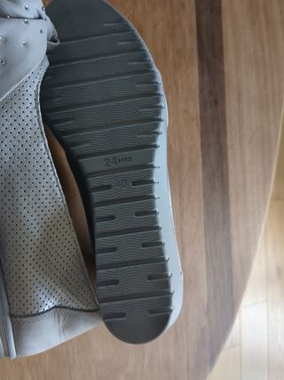 Zapatos Peep Toe Beige y Plateados