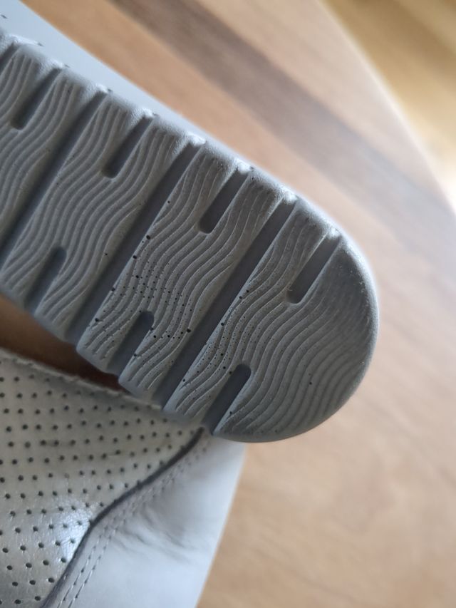 Zapatos Peep Toe Beige y Plateados