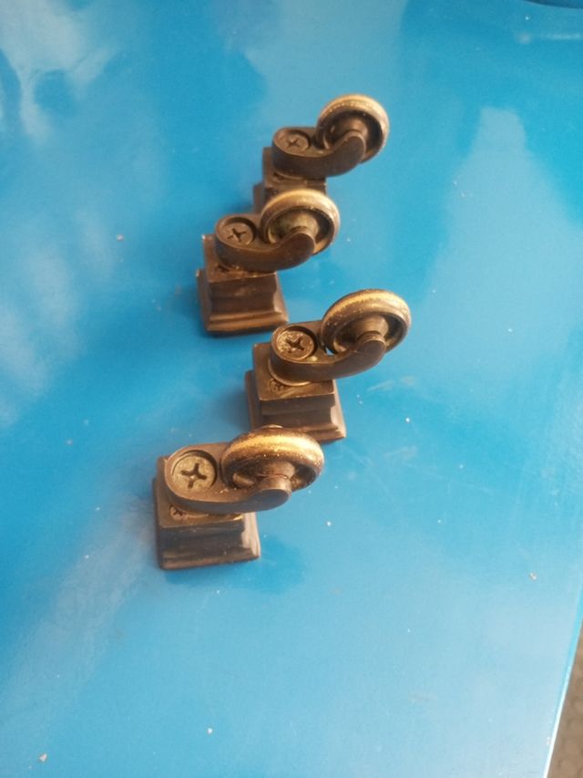 Ruedas de bronce vintage (4 unidades)