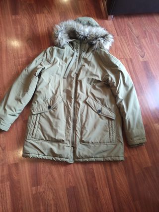 Parka Pull and Bear verde militar hombre
