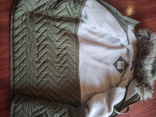 Parka Pull and Bear verde militar hombre