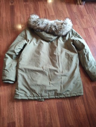 Parka Pull and Bear verde militar hombre