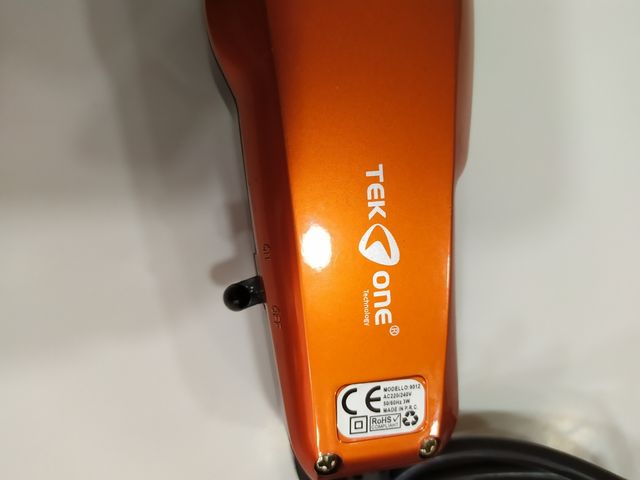 Cortapelos Tek One Naranja con Accesorios