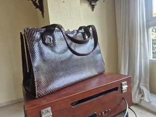 Bolso piel cocodrilo con monedero