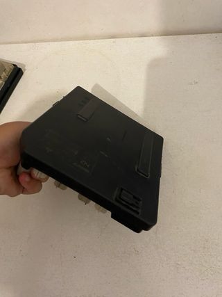 Caja fusibles relés Renault