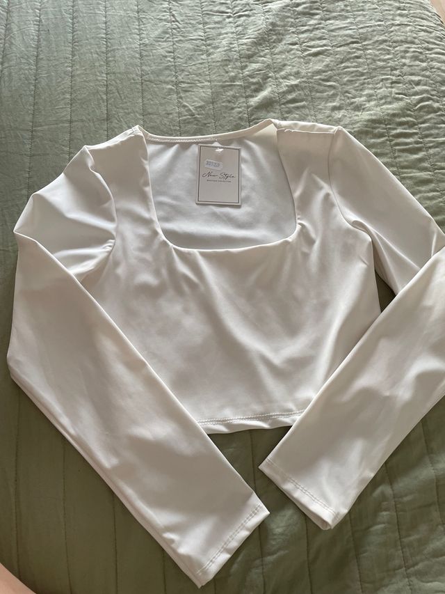 camiseta manga larga para pantalón tiro alto