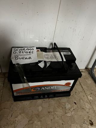 Batería de coche 13.04V semi nueva 