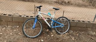 Bicicleta de montaña doble suspensión 