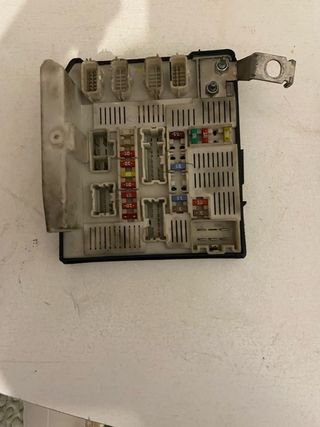 Caja Fusibles Relés Renault