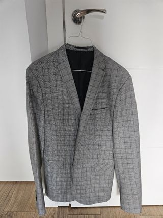 Americana de cuadros gris
