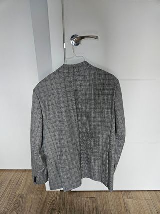 Americana de cuadros gris
