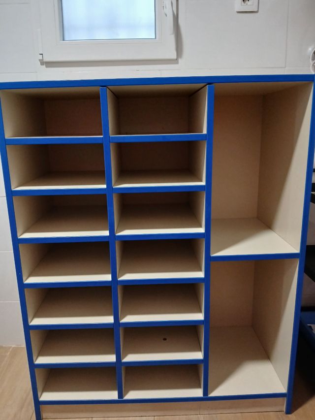 Mueble guardería  115 alto 92 ancho 43 fondo