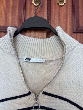 Jersey Zara cuello alto rayas beige y azul marino