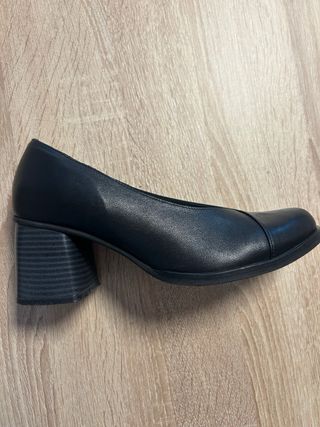 Zapatos de salón Bueno piel negros talla 37