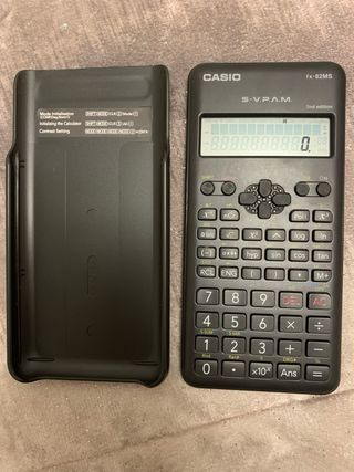Calculadora Casio fx-82MS Negra