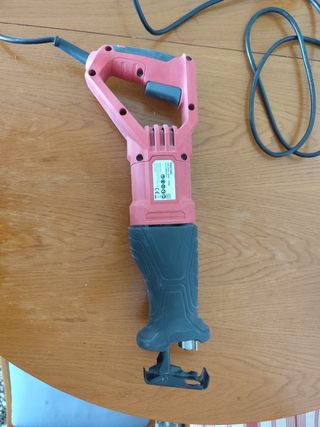 Sierra de sable PRS700C 700W