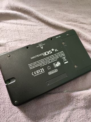 Nintendo DSI XL Verde