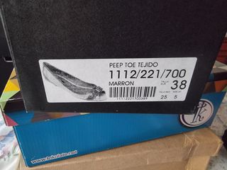 Zapatos de tacon con apertura delantera 