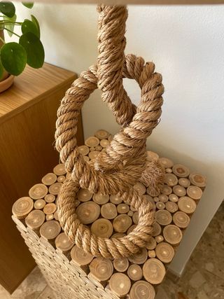Lámpara de mesa cuerda y pantalla grande