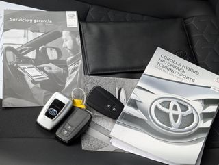 Toyota Corolla 1.8 Hybrid Nacional Pocos Km 
