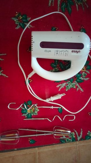 Batidora Ufesa Blanca con Accesorios