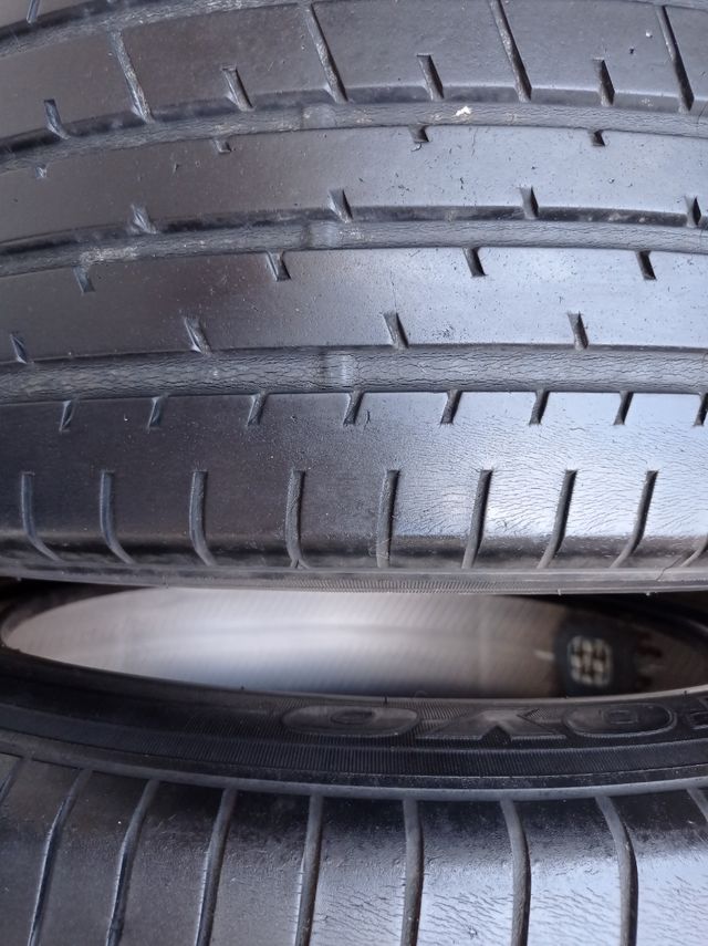 Cubiertas marca Toyo medida 225/55/19