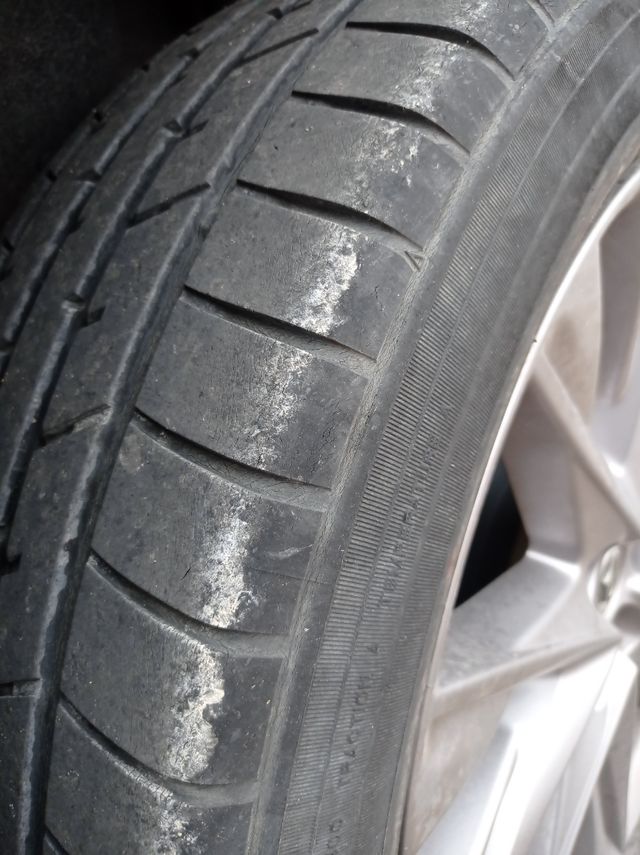 Cubiertas marca Toyo medida 225/55/19