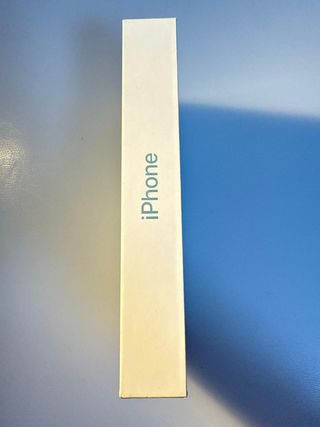 iPhone 16 azul + Tablet Android 13