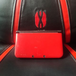Nintendo 3DS XL Roja + 50 Juegos
