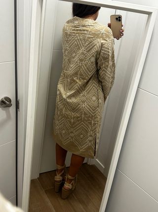 Kimono Zara beige y blanco talla M