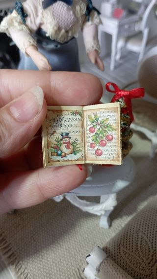 Libro Dollhouse Natale 1:12