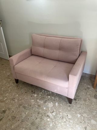 Sofá Cama Rosa Tela anti manchas. Esta impecable.