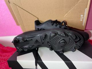 Botas de fútbol Adidas negras