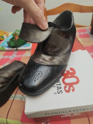Zapatos cerrados piel Cutillas 37