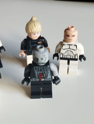 Lego Star Wars Figuras + piezas.