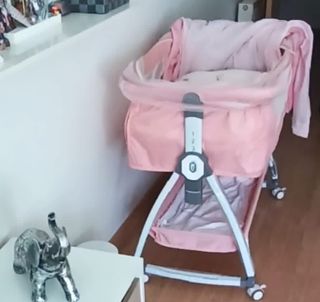 Cuna de bebé rosa