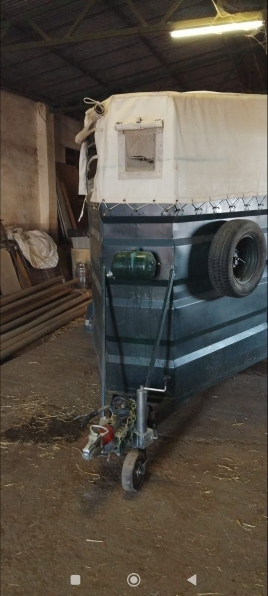 Remolque transporte animales vivos