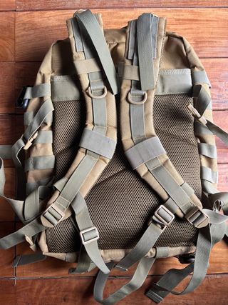 Mochila estilo militar