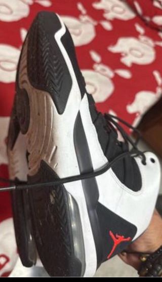 Zapatillas Air Jordan Max Aura Negras/Blancas/Roja