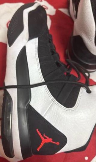 Zapatillas Air Jordan Max Aura Negras/Blancas/Roja