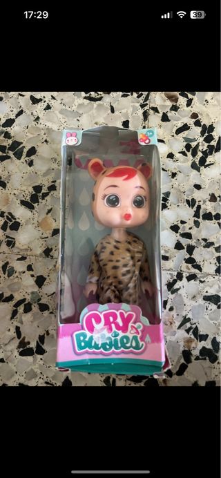 Muñeca Cry Babies con estampado de leopardo 