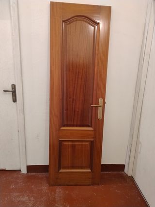 Puerta de interior de madera